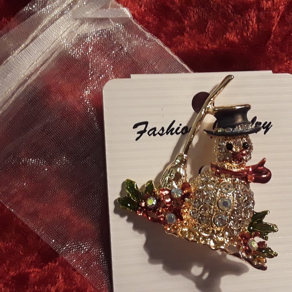 Snowman pin, Rhinestone Frosty, Christmas Pin - Picture 5 of 5